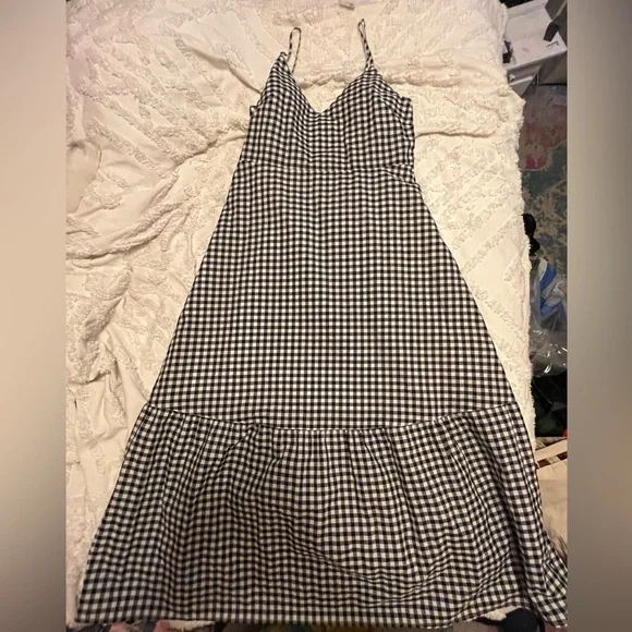 Chic Black and White Gingham Midi Dress - Picture 1 of 4